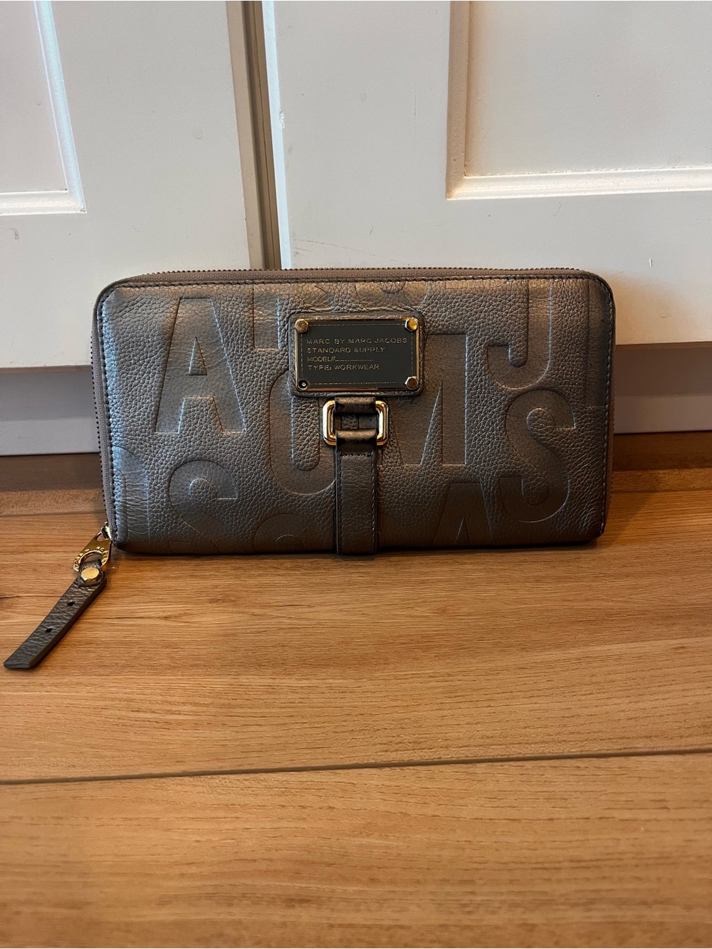 Marc By Marc Jacobs Silver leather workwear clutch with gold hardware
